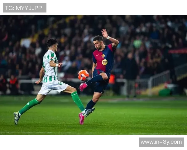 巴萨发布新海报展示费兰托雷斯卡萨多与马丁精彩瞬间迎战贝蒂斯