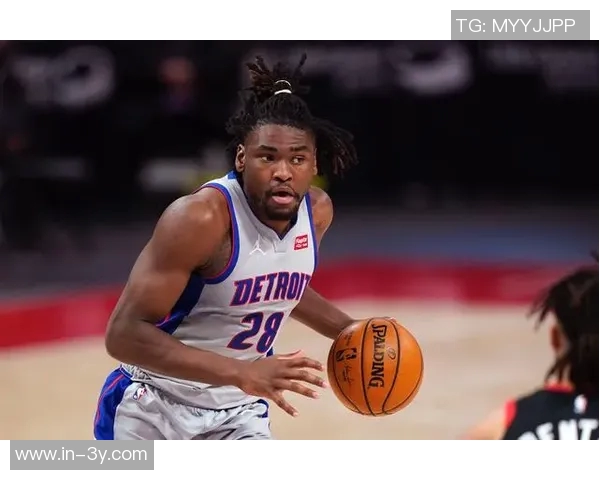 杜埃获2025环足奖最佳新秀荣誉击败多名强劲对手展现实力